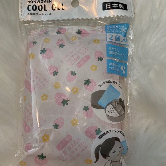 Amifa Cool Gel/Ice Pack. Strawberry/Floral Print. Multicolor. - Picture 2 of 7